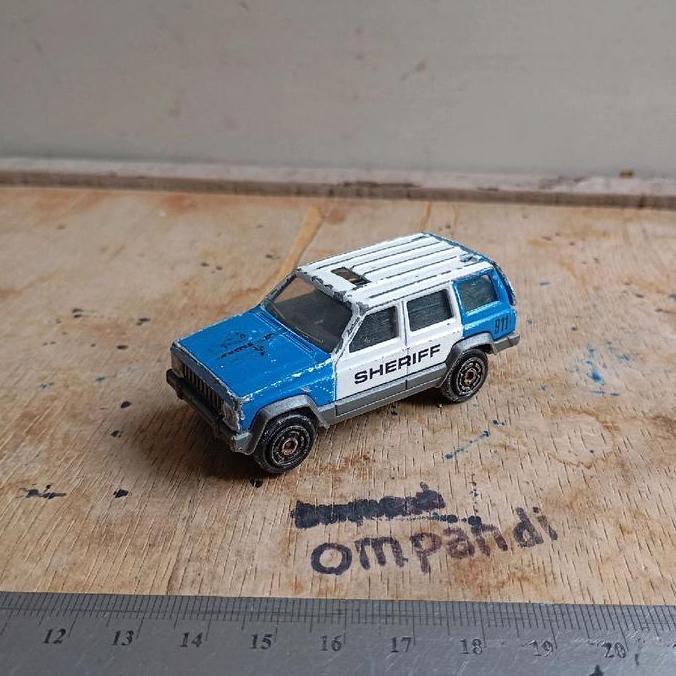 DIECAST MAJORETTE MOBIL JEEP CHEROKEE CS99