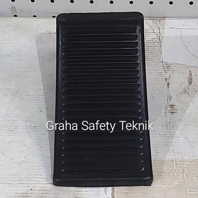 Ready karet ganjal ban mobil besar/rubber wheel chock/pengganjal ban