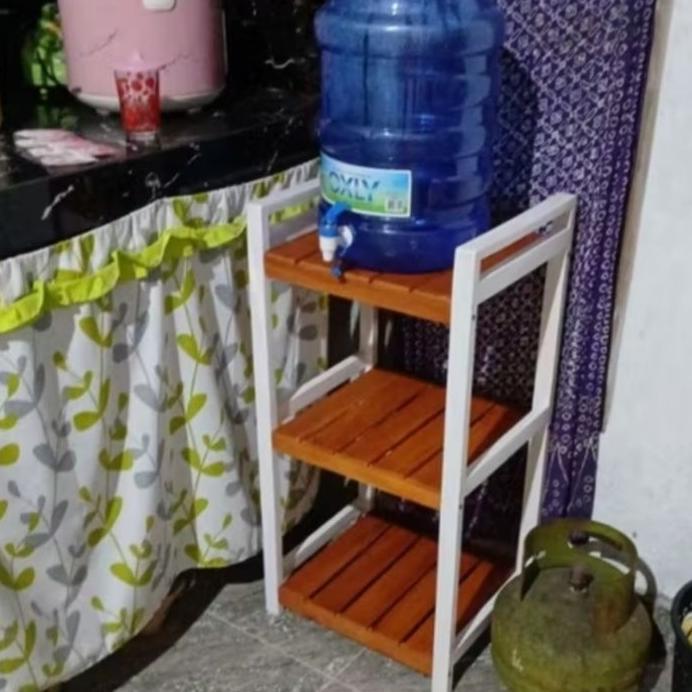 Rak Dispenser Galon Kayu Mahoni 3 Susun