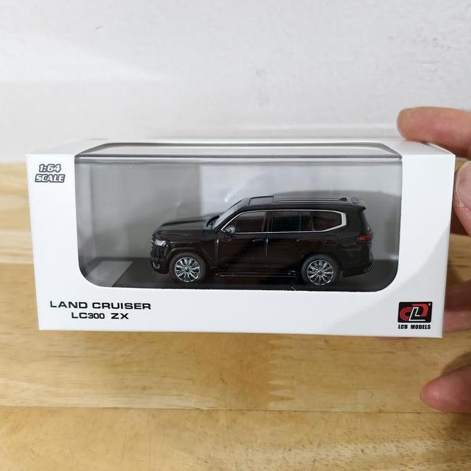 LCD Models Toyota Land Cruiser LC300 ZX Black Diecast Hobby Koleksi Mobil Mainan Mini Scale 1/64 Hot