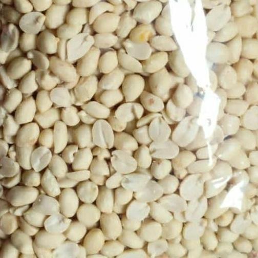 Kacang Tanah Kupas Kecil 61/71 1 Dus 2 Pack