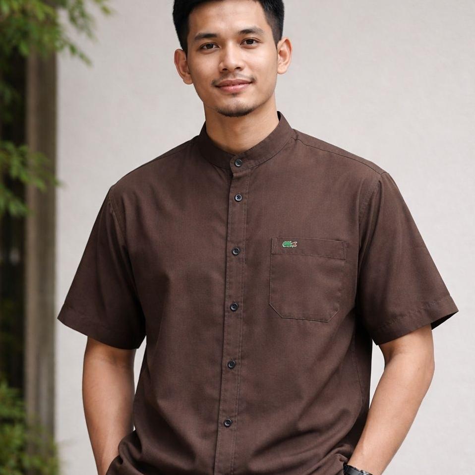 Kemeja Koko Pria Warna Mahogany Polos Kerah Sanghai Lengan Pendek Premium