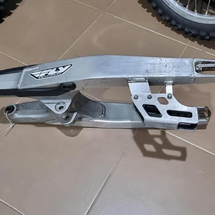 swing arm Honda CRF 250 R tahun 2009 terlaris