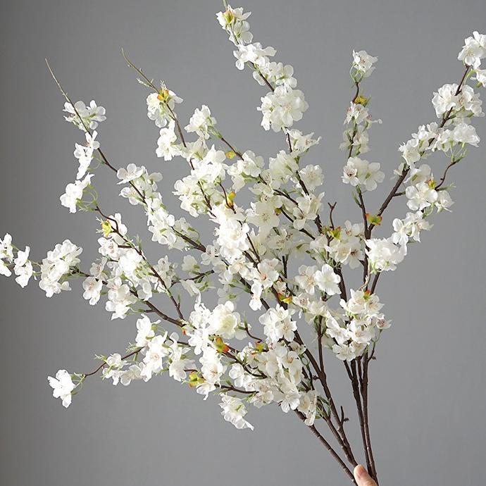 Bunga sakura palsu tunggal 4 cabang bahan plastik untuk hiasan living room dan pernikahan grosir