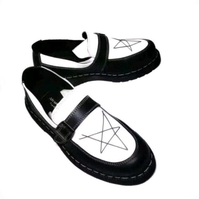 Docmart Sepatu Penny Loafers Pria Hitam Putih Motif Bintang PU Leather Outsole Rubber Original Engla