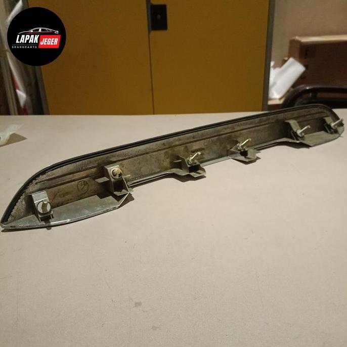 Trunk Lid Bagasi Chrome  Toyota Sienta Original Bekas