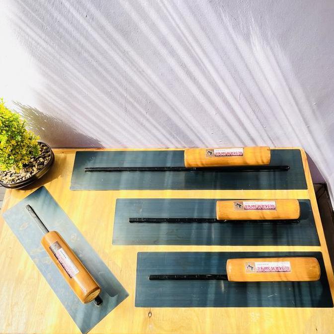 Tools- Raskam Atau Roskam Plat Baja 30Cm ( Alat Acian Tembok )