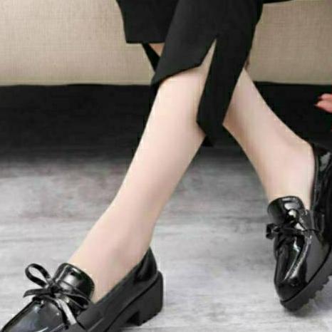 Sepatu Wanita / Sepatu Loafers Wanita / Sepatu Docmart Slavina / Bisa Cod