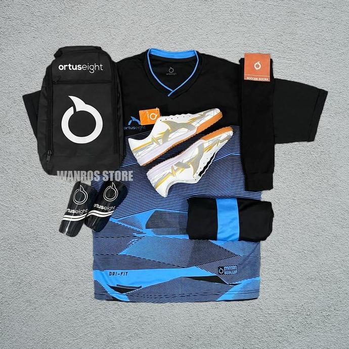 Paket Lengkap Sepatu Futsal Ortuseight Putih untuk Pria dan Wanita dengan Jersey, Tas, Kaos Kaki, da