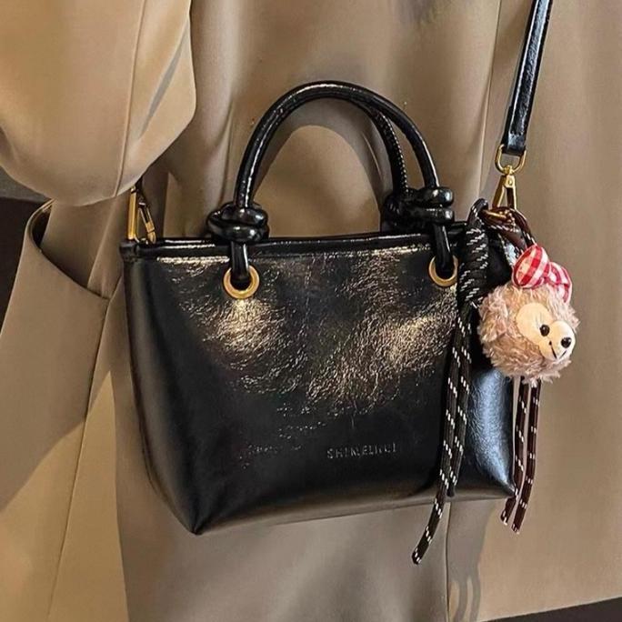 Maghi.id - Aila Bag | Free Gantungan Boneka | Hand and Sling bag | Tas Wanita Selempang