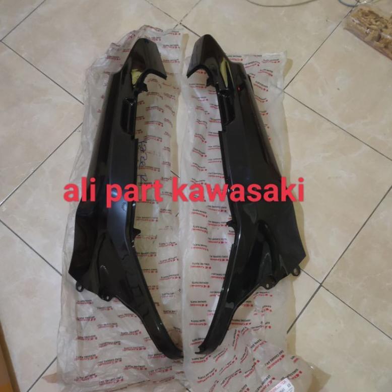 cover body bodi belakang kaze/kaze r hitam 2000/2004 original