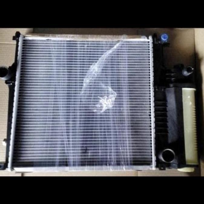 Radiator BMW E30 E36 M40 318i BEHR South Africa