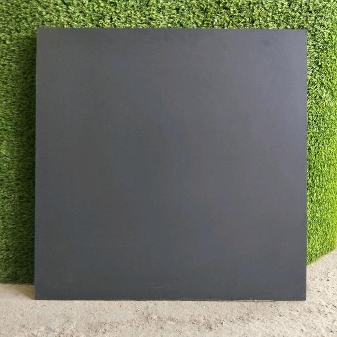 Granit 60x60 motif hitam polos (matt-doff) /  granit lantai kamar mandi / granit teras / granit hita