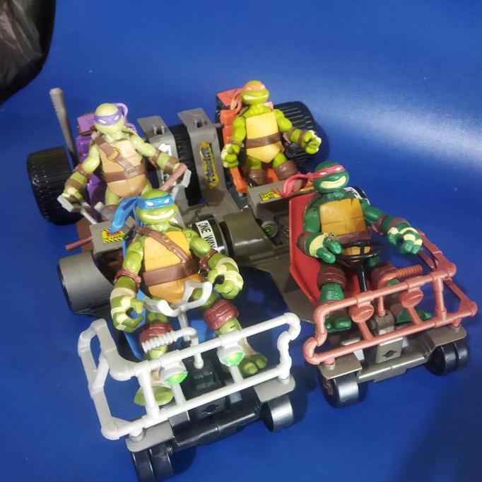 ACTION FIGURE TMNT SET + PATROL BUGGIES 2ND PLAYMATE MIXX27