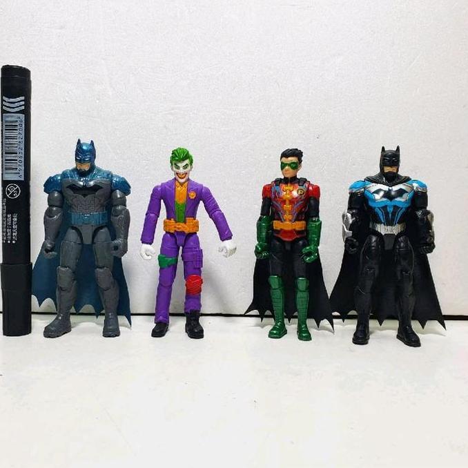 mainan action figure  Batman, Robin, and The Joker,  armored Batman figure.spin master  tinggi sekit
