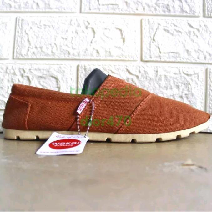 DE14 >> slip-on pria/slip-on wanita/Wakai pria/Wakai wanita/Wakai/Wakai coklat