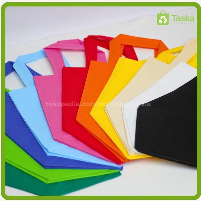 Goodie Bag Spunbond Box 24x24x24 Cream Satuan / Tas Spunbond Polos