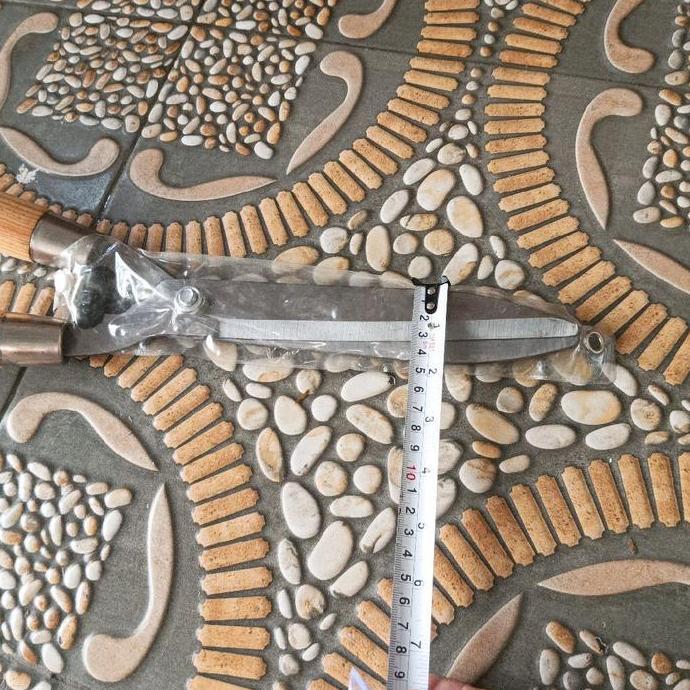 gunting rumput / gunting pemotong rumput / gunting pagar