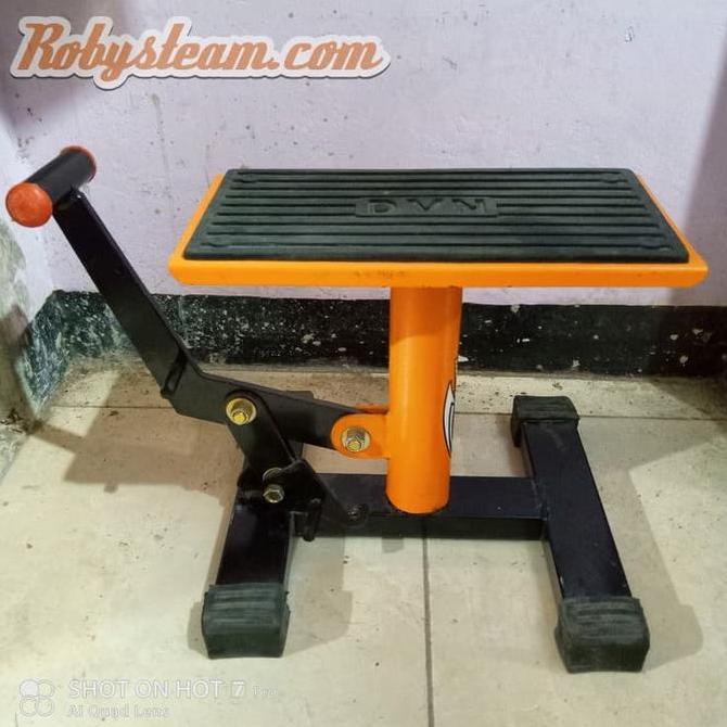 Jack stand motor trail