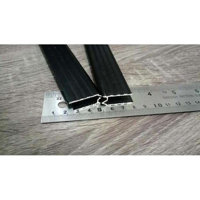 Sentaku- List Alumunium "U" Hitam - 150Cm