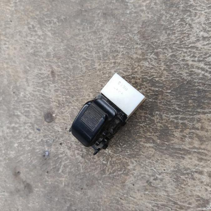 SWITCH SAKLAR TOMBOL POWER WINDOW KACA PINTU PENUMPANG AVANZA XENIA LAMA ORIGINAL COPOTAN COPOTAN