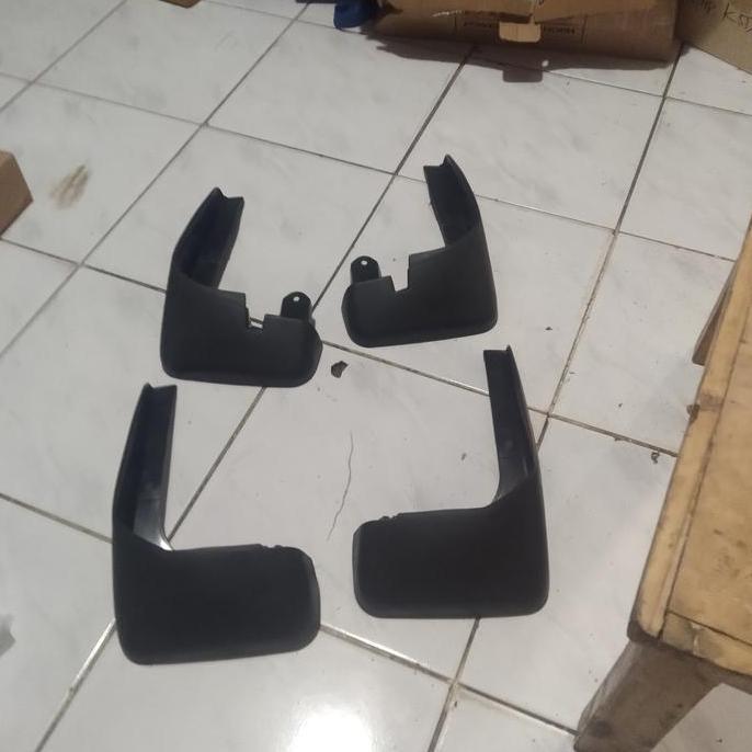 Karpet Lumpur Mud Guard Mobil Xenia / Avanza Lama 4 Pcs High Quality