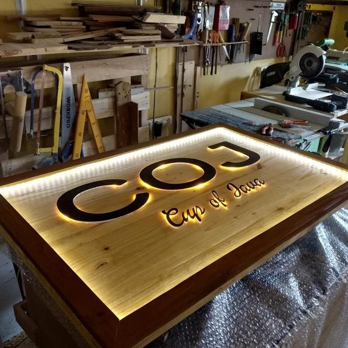 ready Papan nama toko (kayu) bisa nyala, eye cathing customer