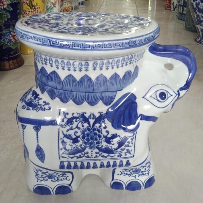 Patung Pajangan Keramik Biru Putih Gajah