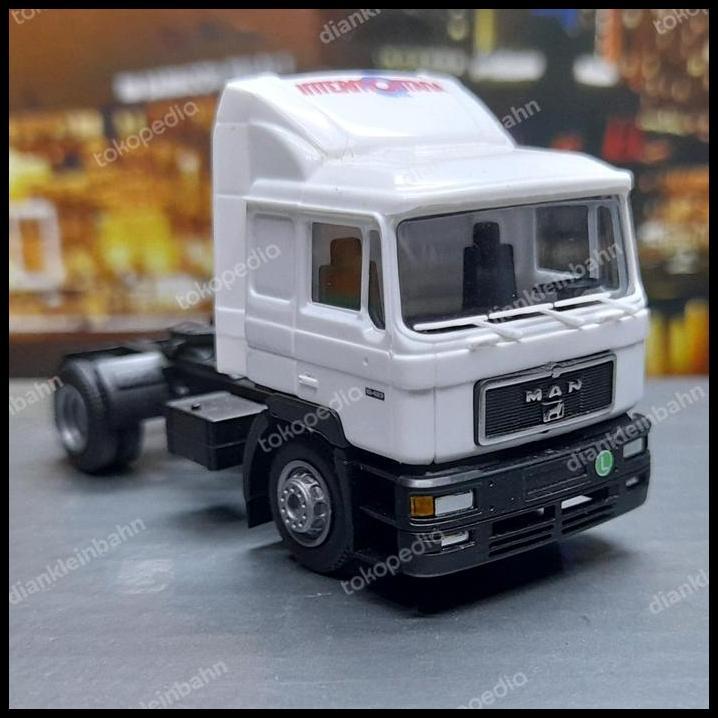 TERLARIS AWM SKALA 1:87 HEAD TRUCK MAN PUTIH LIV INTERMONTANA LOOSE WW15 