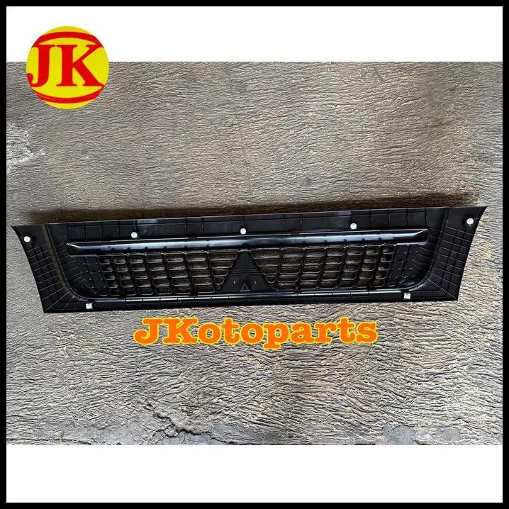 TERLARIS GRILL DEPAN CANTER 136