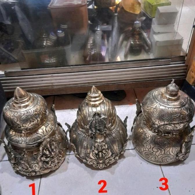 BARANG ANTIK MAHKOTA RAJA BAHAN KUNINGAN SARI