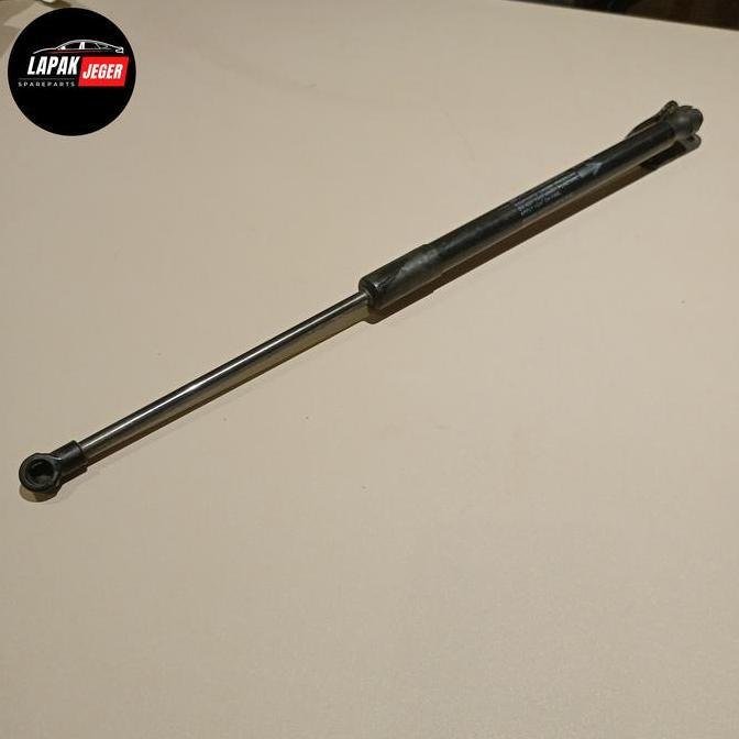 shock pintu bagasi kanan avanza veloz 68950 b0020 ori bekas