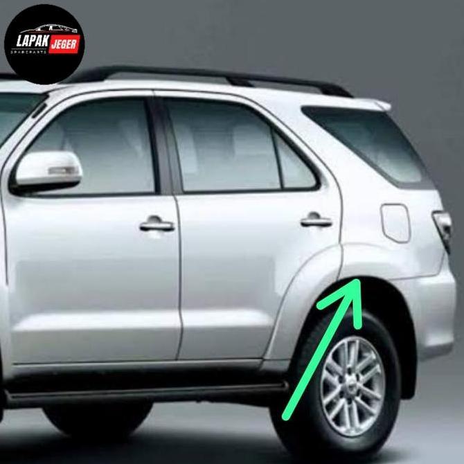 spoiler spakbor quarter belakang kiri Toyota Fortuner2010 - 2014 bekas