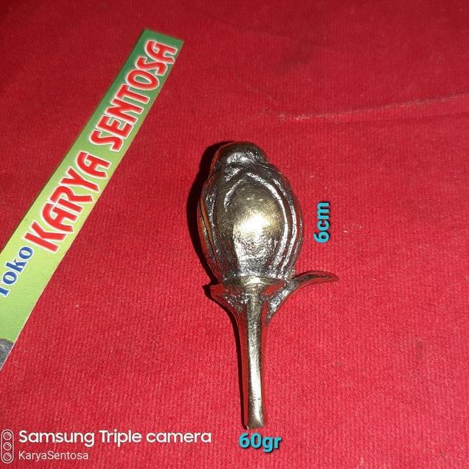 Barang antik kembang kantil kuningan kecil