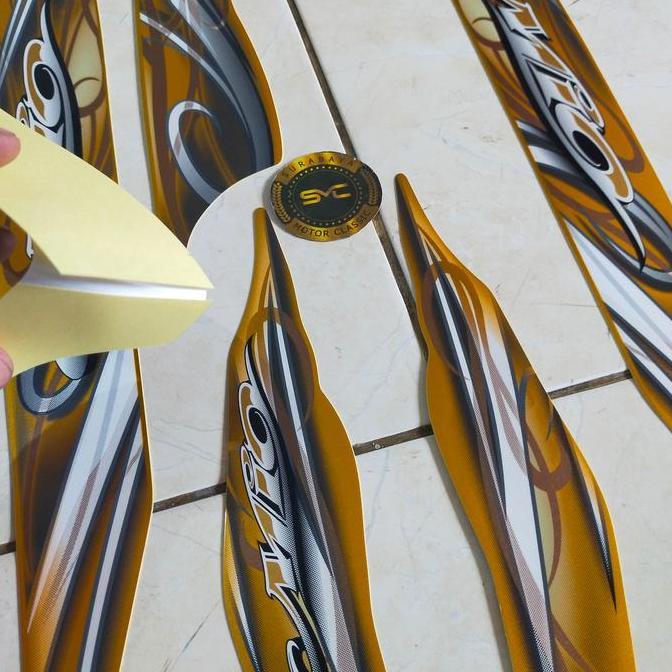 Promo striping sticker stiker body mio 2010 warna gold original lospak Diskon