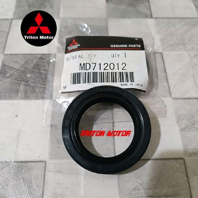 OIL SEAL TRANSFER DEPAN MITSUBISHI TRIRON2.8 4M40 L200 STRADA READY