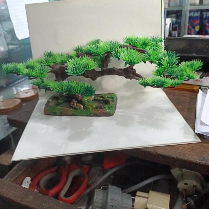 Pohon bonsai plastik