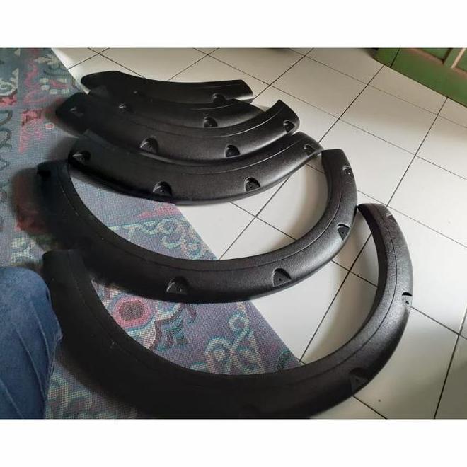 Over Fender Rush/Terios Lama