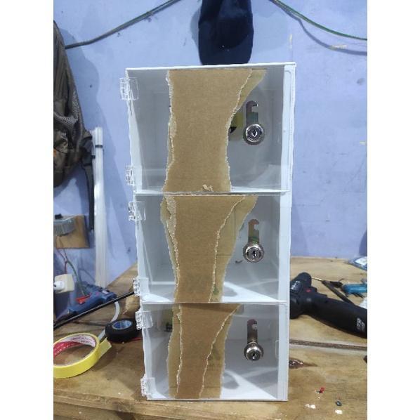 Box Charger Hp Bahan Akrilik 3 Pintu Murah