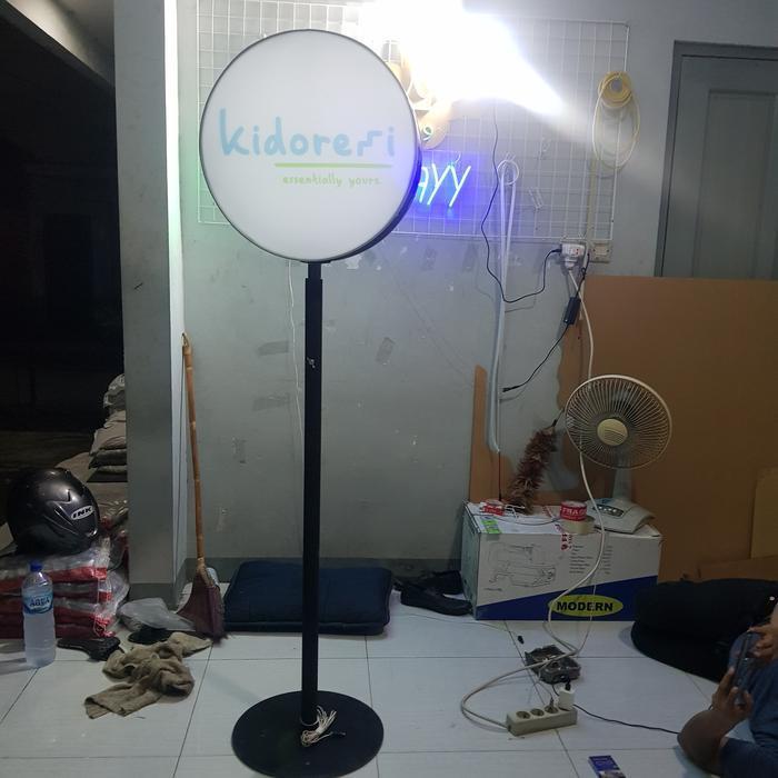 neon box | bulat diameter 50cm | tiang stand