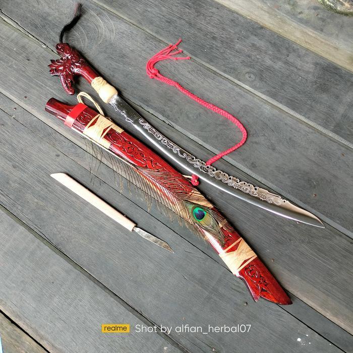 mandau motif jimpul . mandau motif lentik / lancip . baja putih asli .