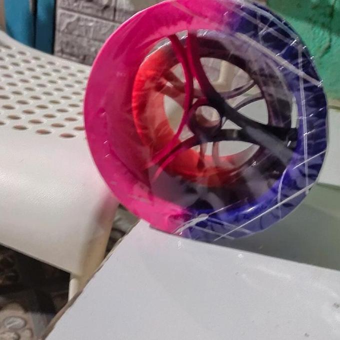 Tempat benang layangan Toys