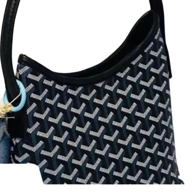 Baggu- Tas Wanita Shoulder Adriana Megan Kode 967