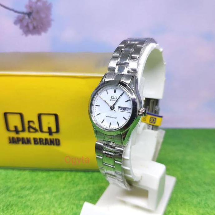 Q&Q QQ Analog Jam Tangan Wanita Rantai Silver BB13-201Y Original