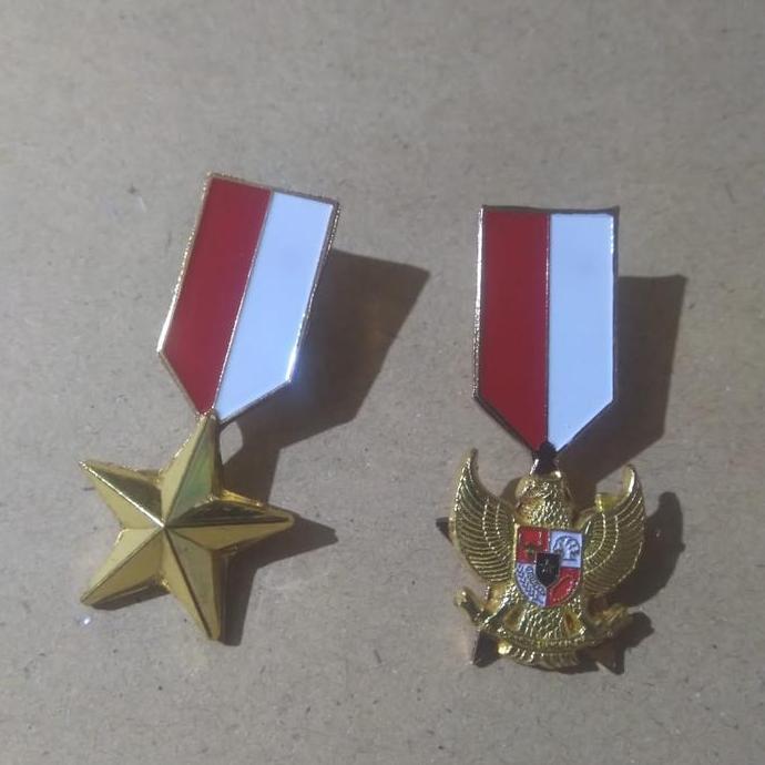 Lencana Merah Putih Garuda