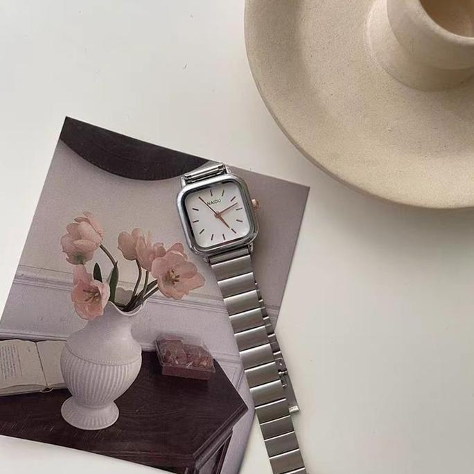 Wanita Jam Tangan Wanita Rantai Analog Jam Tangan Square Belt Korea Warna Silver Gold Warna Emas Put