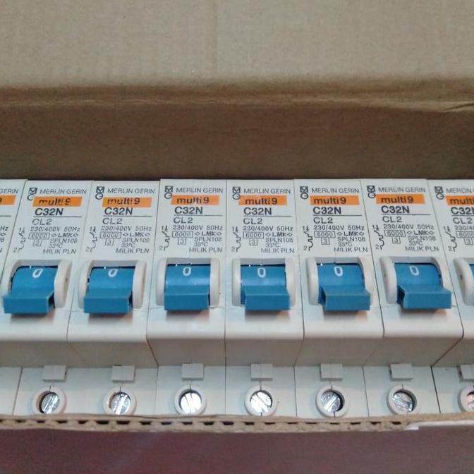 Bijuli- Mcb 2A Merlin Gerin Biru. Untuk Daya Listrik 450W.