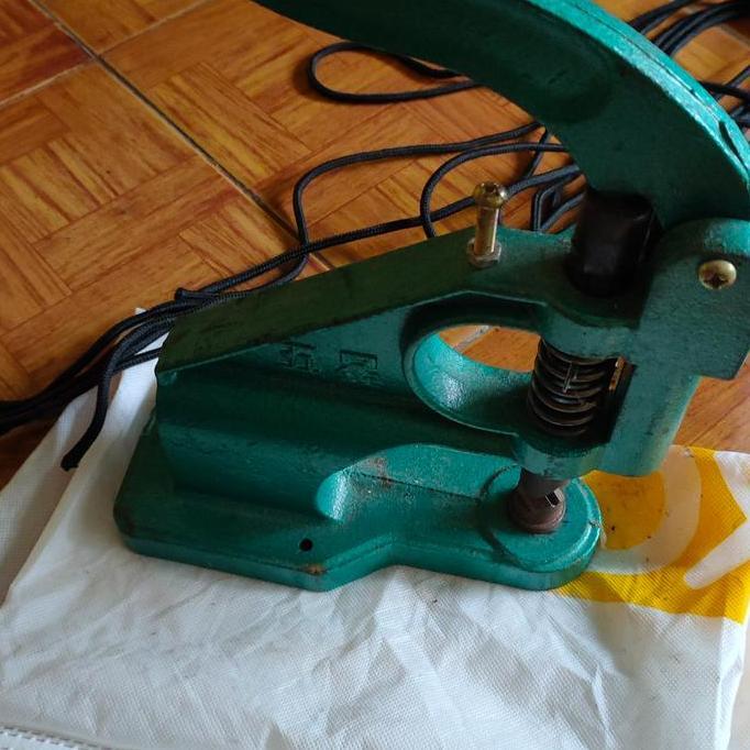 mesin ujung tali sepatu