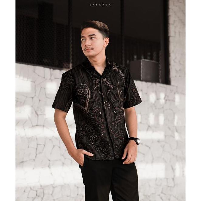 Laskala Batik Tama Kemeja Batik Pria Slimfit Lengan Pendek
