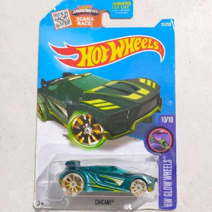 Hotwheels Hot Wheels Chicane hijau 2016 HW Glow Wheels base besi roda glow in the dark